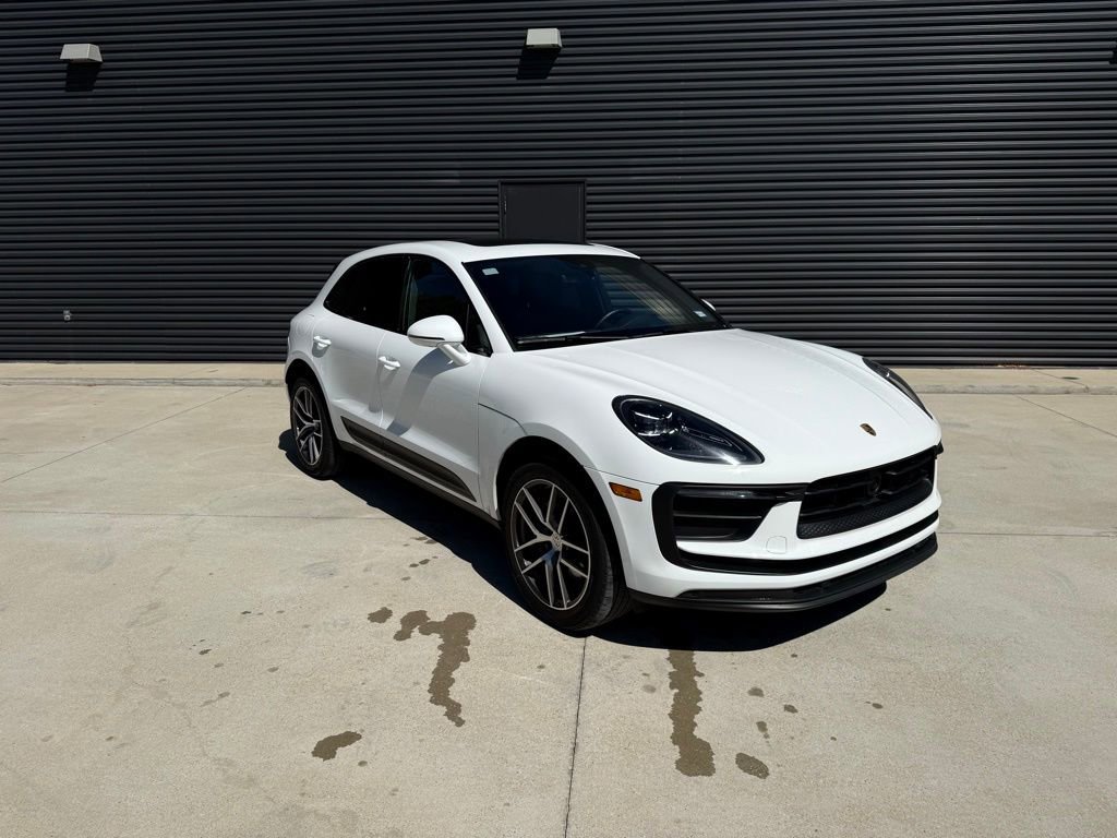 Used 2023 Porsche Macan Base image 7