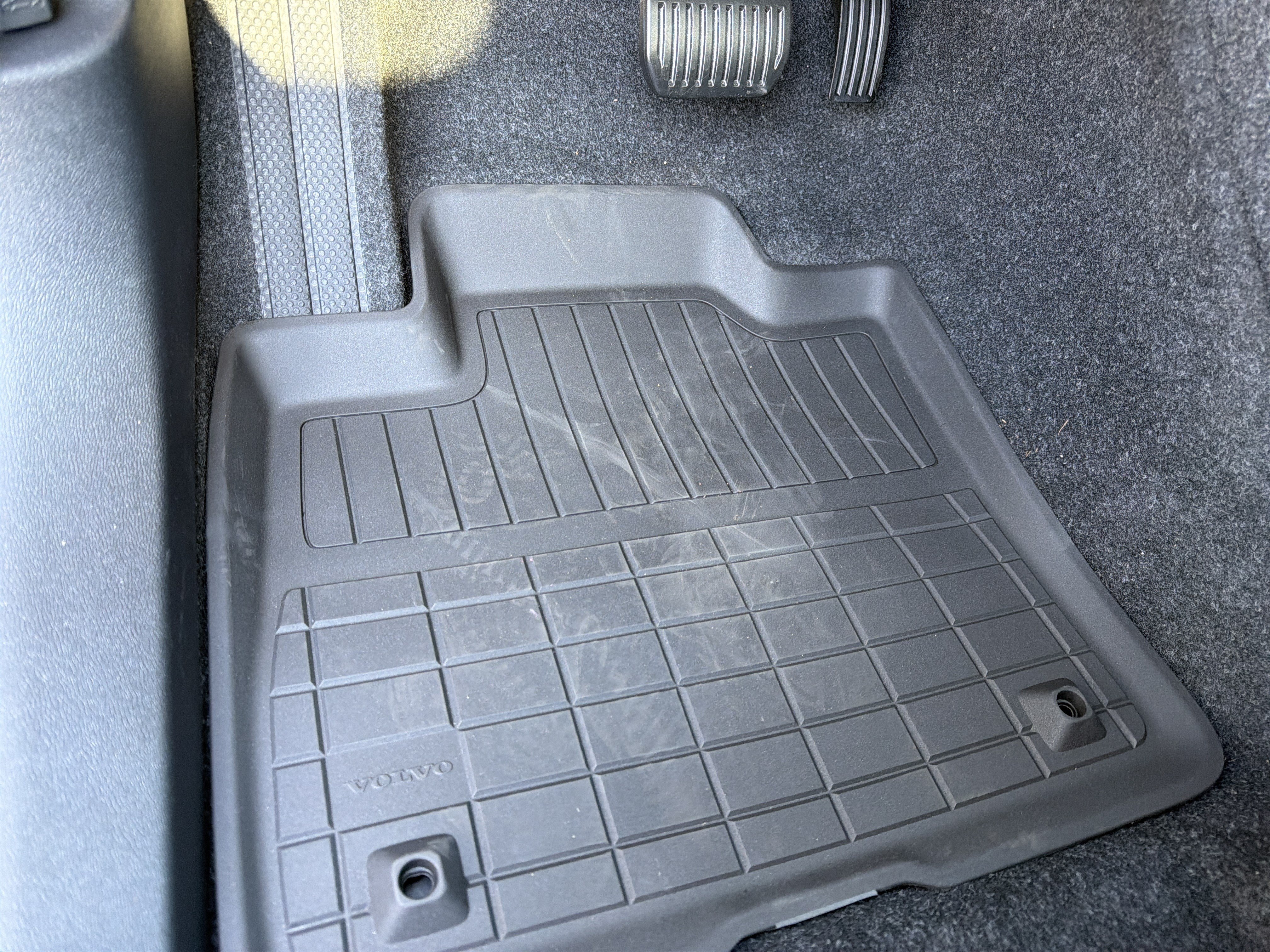 New 2026 Volvo EX40 Ultra AWD/4WD image 16