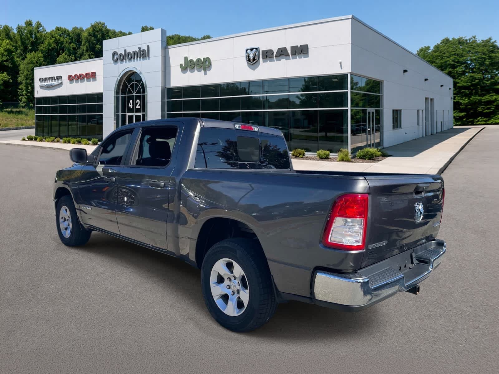 Used 2023 RAM 1500 Big Horn AWD/4WD image 3