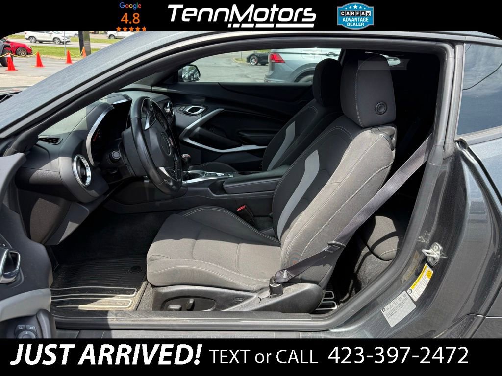Used 2016 Chevrolet Camaro SS RWD image 11