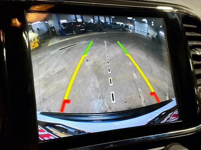 Used 2019 Jeep Grand Cherokee Altitude image 16