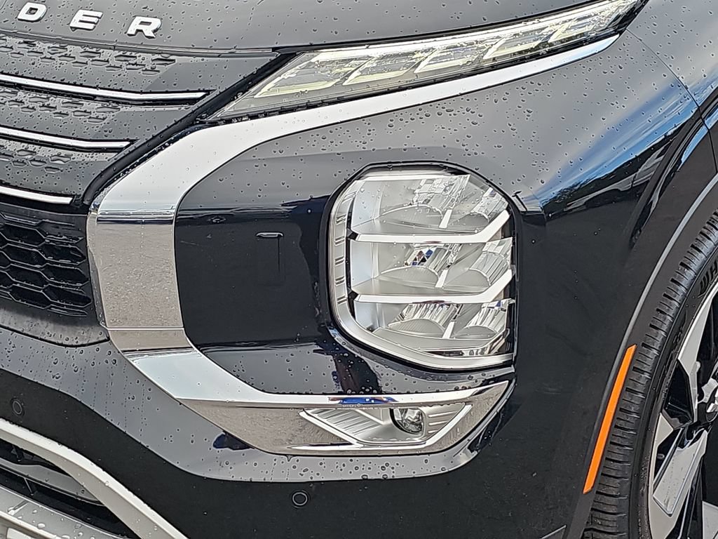 Used 2024 Mitsubishi Outlander 4WD Plug-In Hybrid image 31