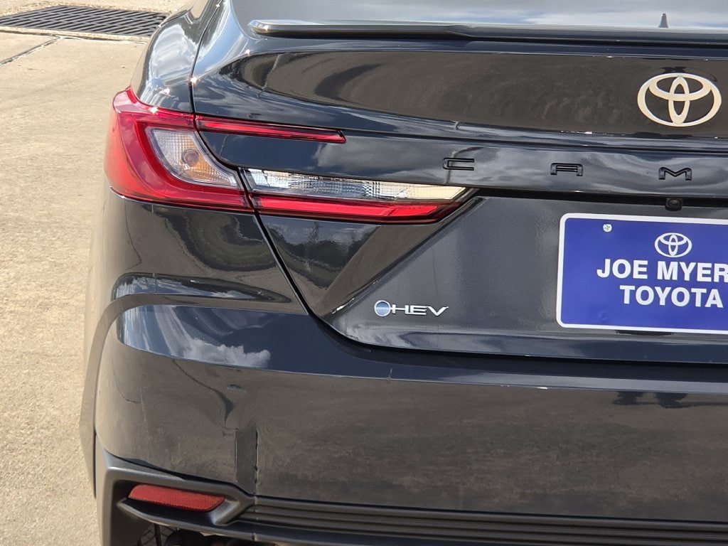 Used 2026 Toyota Camry SE FWD image 10