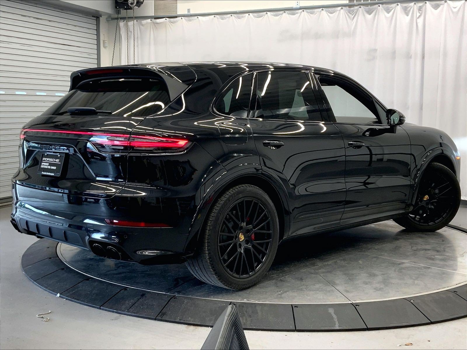 Used 2023 Porsche Cayenne GTS AWD/4WD image 7