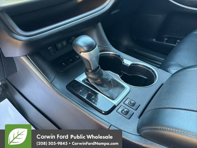 Used 2018 Toyota Highlander XLE w/ Carpet Mat Package (TMS) image 21