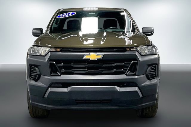 Used 2024 Chevrolet Colorado W/T image 2