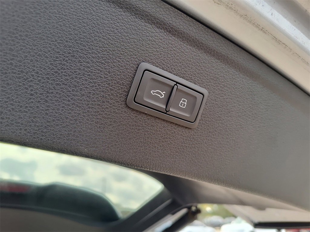Certified 2025 Audi Q5 2.0T Premium Plus w/ Premium Plus Package image 10
