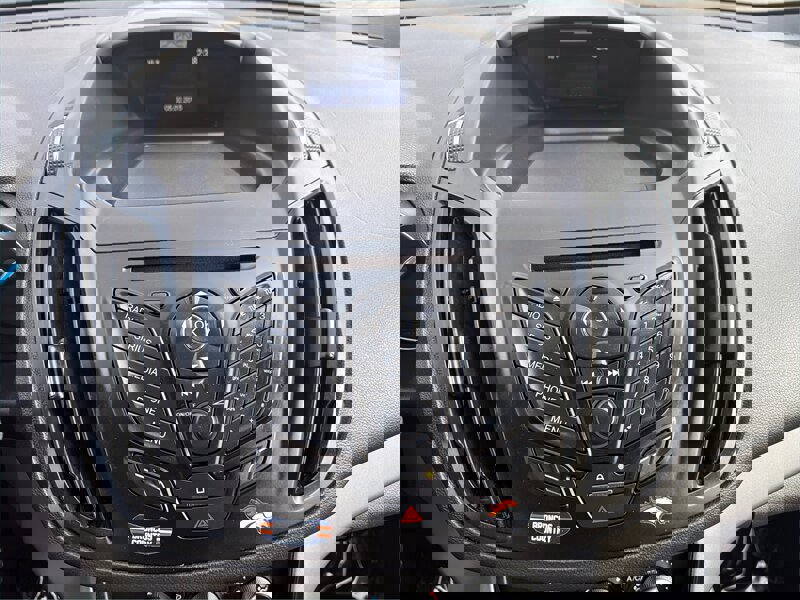 Used 2015 Ford Escape SE image 13