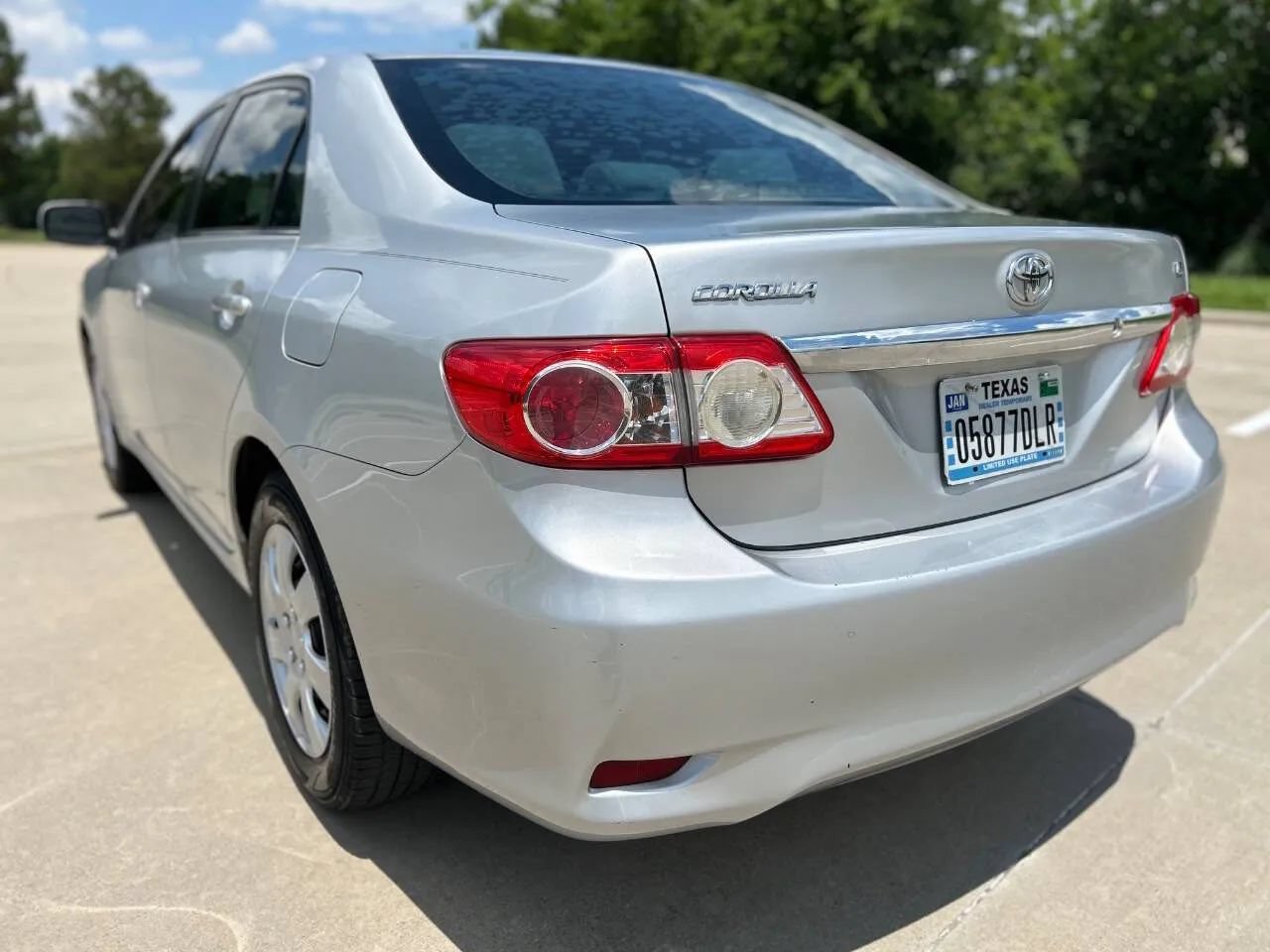 Used 2013 Toyota Corolla LE FWD image 8