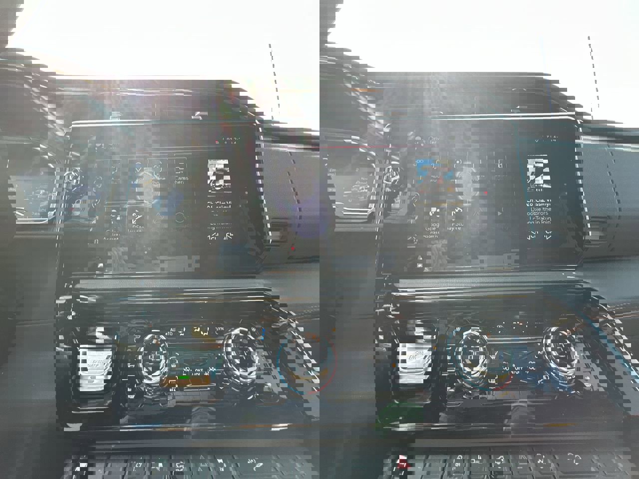 Used 2024 GMC Sierra 2500 AT4 w/ Technology Package image 32