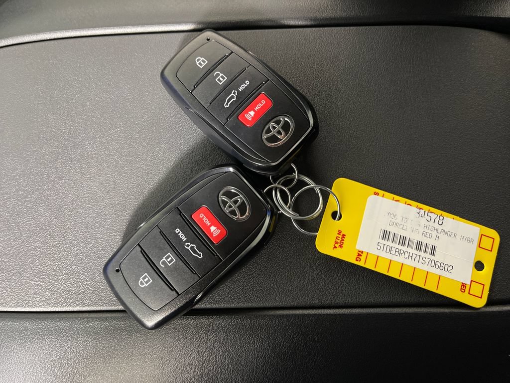 Certified 2026 Toyota Highlander Platinum AWD/4WD image 24
