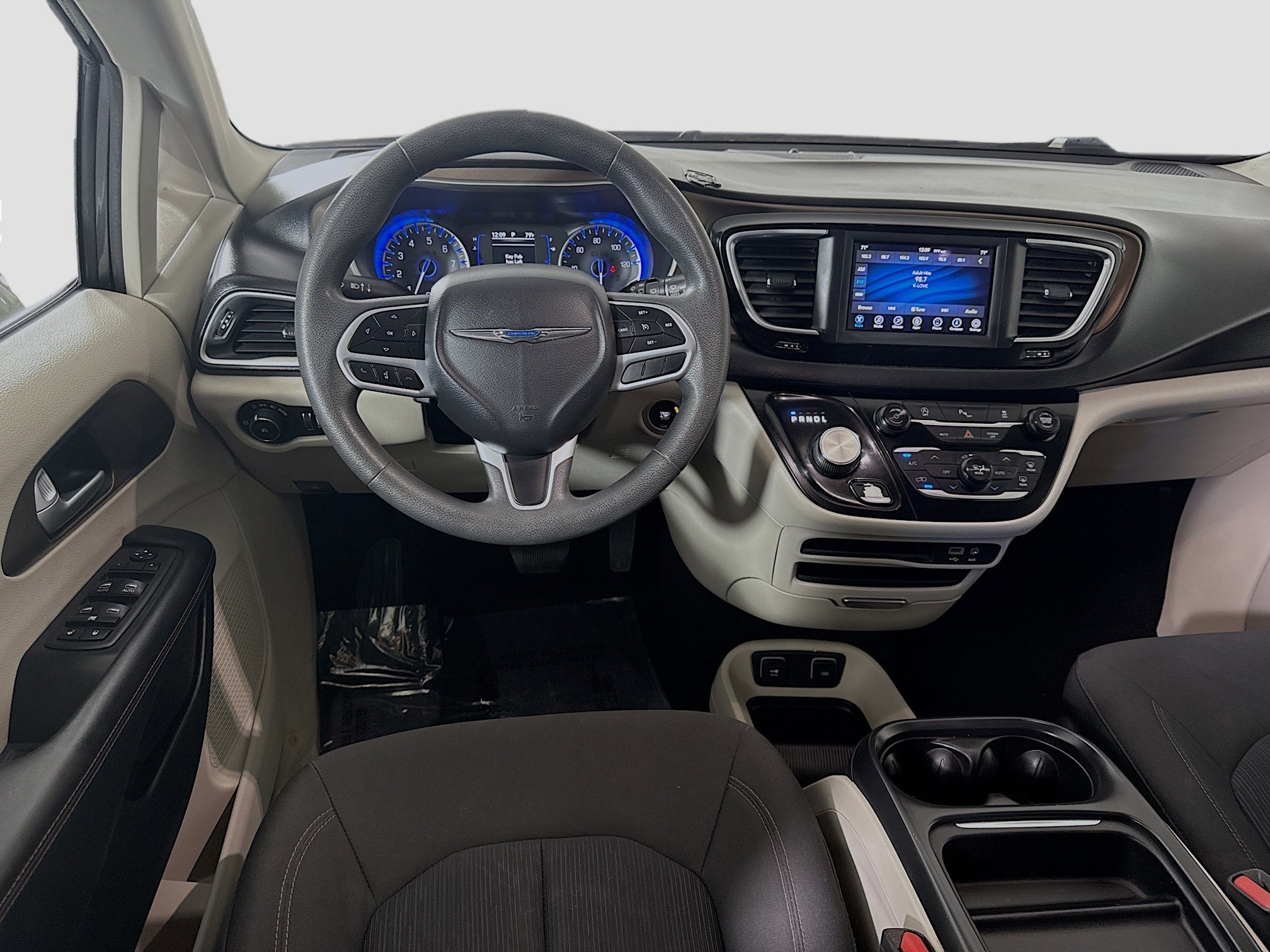 Used 2018 Chrysler Pacifica Touring Plus w/ Tire & Wheel Group image 17