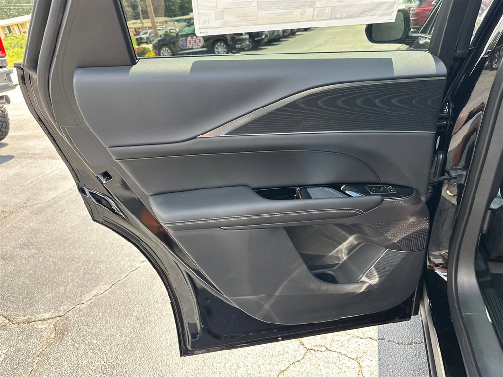 New 2025 Cadillac Lyriq Luxury image 21