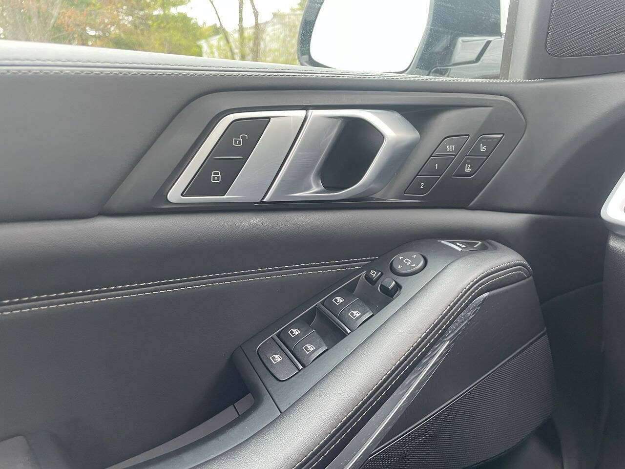 Used 2020 BMW X5 xDrive40i w/ M Sport Package AWD/4WD image 14
