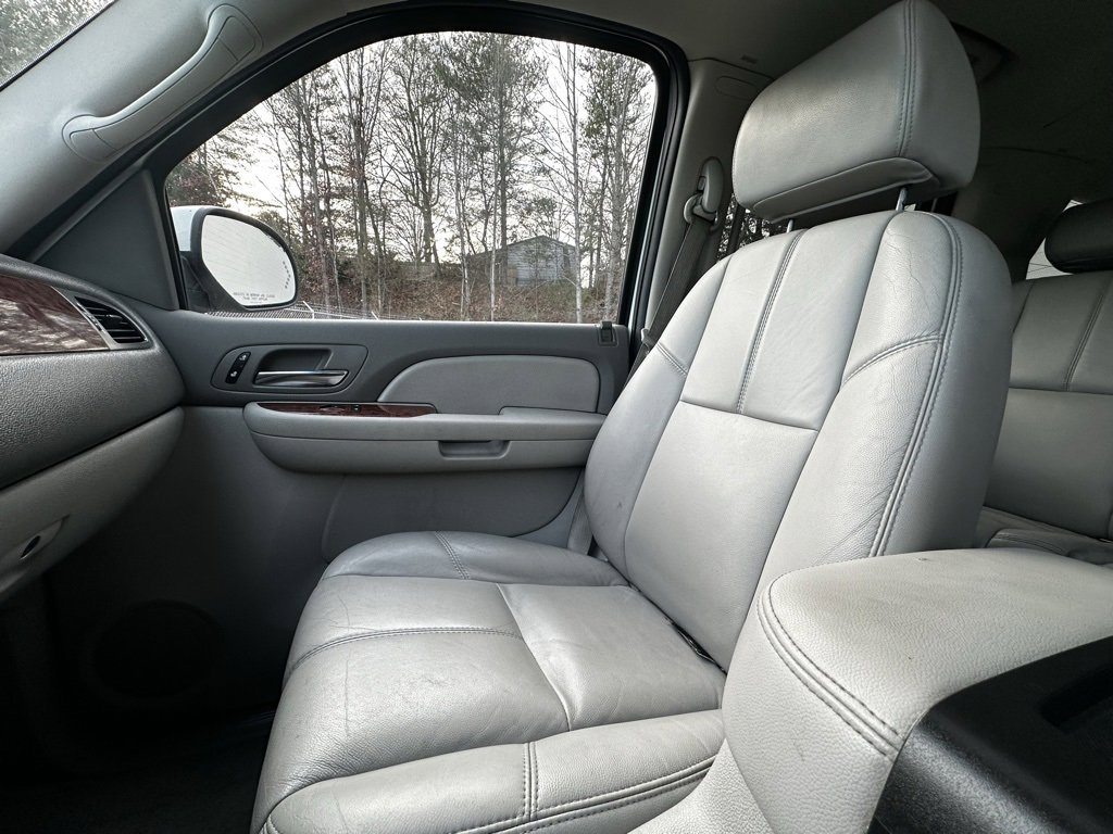 Used 2007 Chevrolet Tahoe LTZ w/ LTZ Preferred Equipment Group image 14