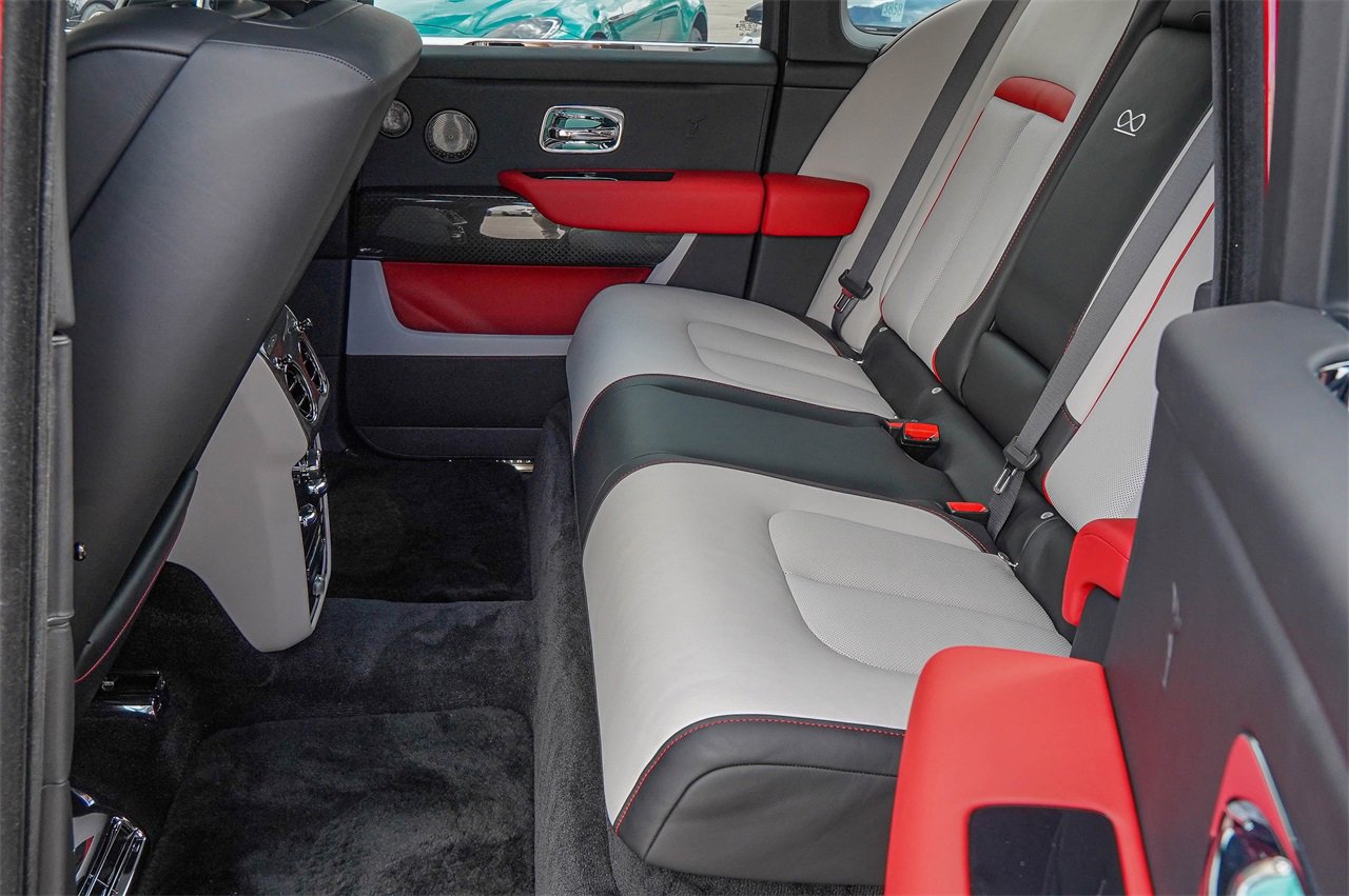 Certified 2024 Rolls-Royce Cullinan Black Badge w/ Dark Exterior Package image 42