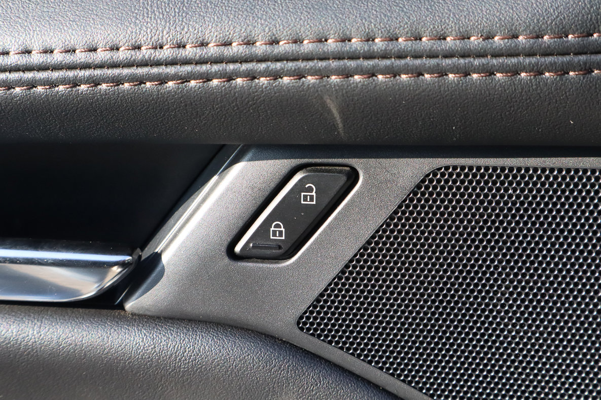 Used 2025 MAZDA MAZDA3 s image 15