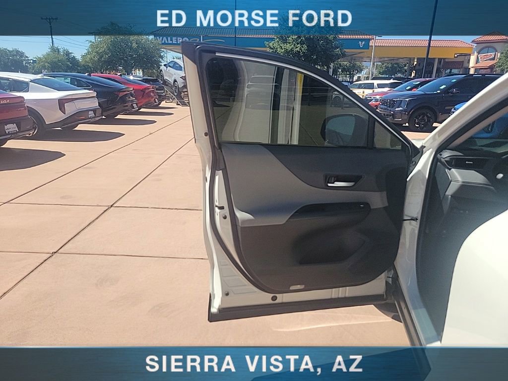 Used 2021 Toyota Venza LE w/ Carpet Mat Package (TMS) AWD/4WD image 10