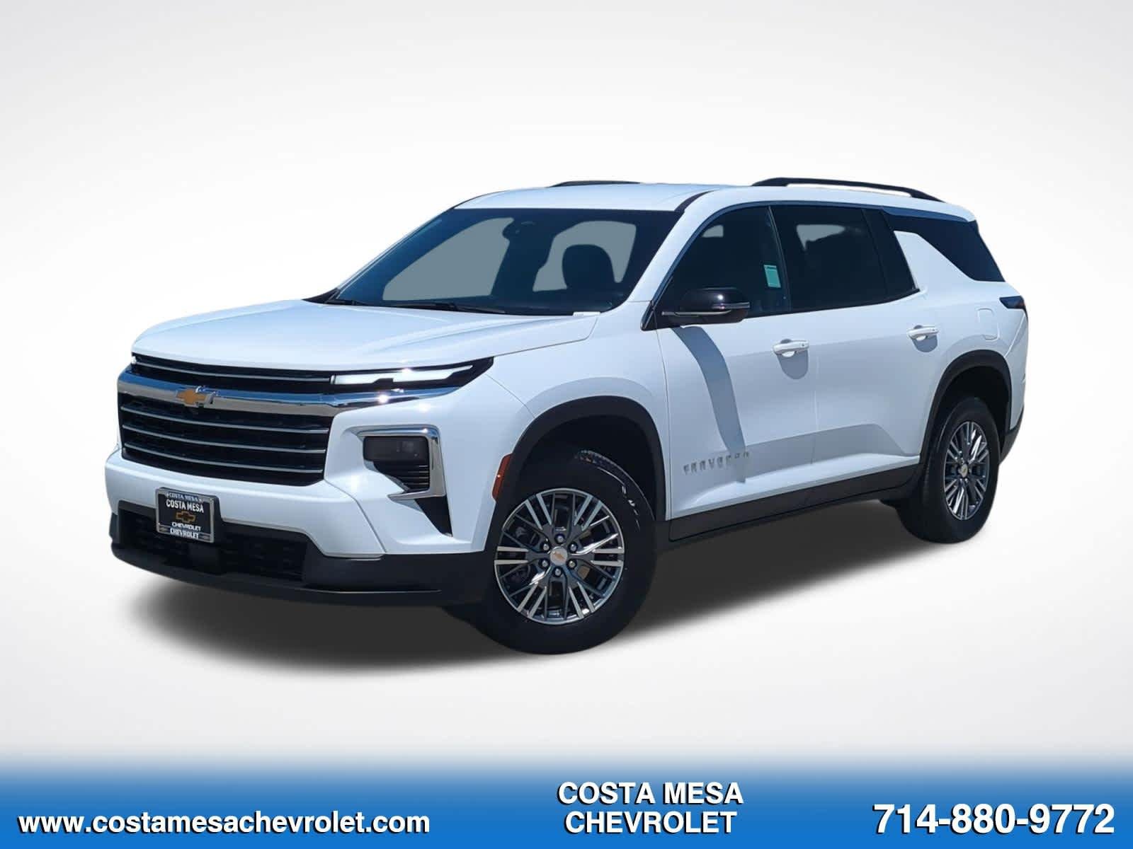Used 2025 Chevrolet Traverse LT FWD image 1