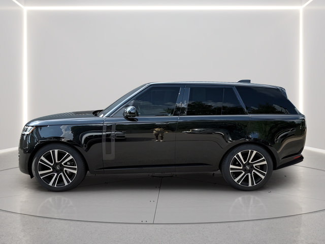 Used 2023 Land Rover Range Rover SE AWD/4WD image 2