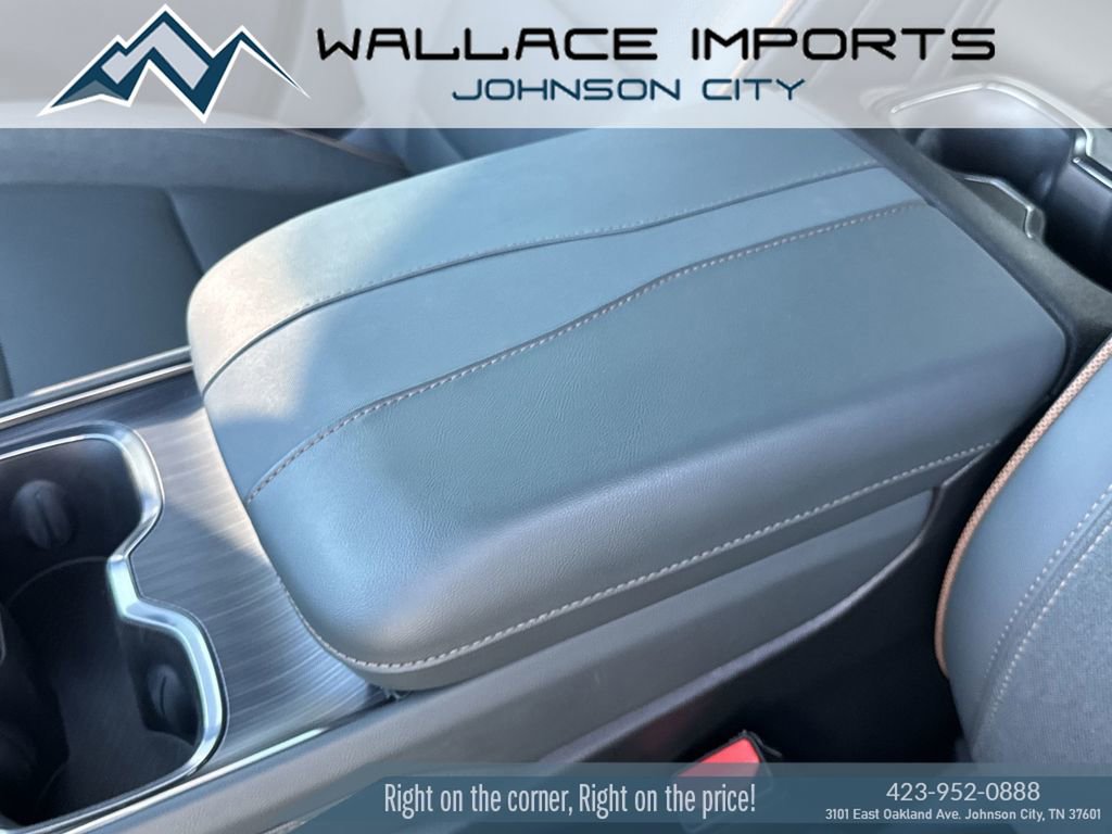 Used 2024 GMC Acadia AT4 w/ Super Cruise Package image 19