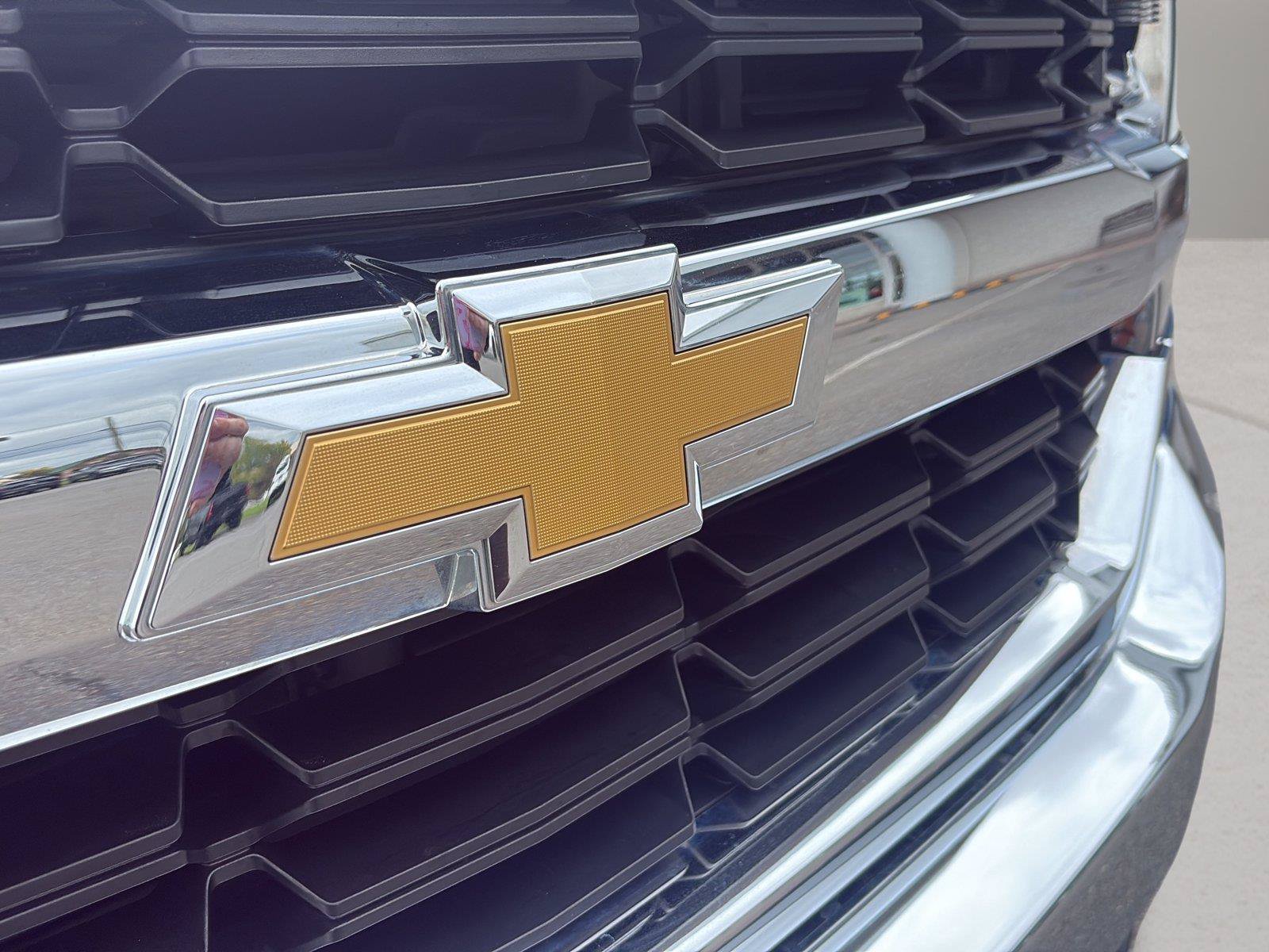 Used 2017 Chevrolet Silverado 1500 LT w/ All Star Edition AWD/4WD image 38