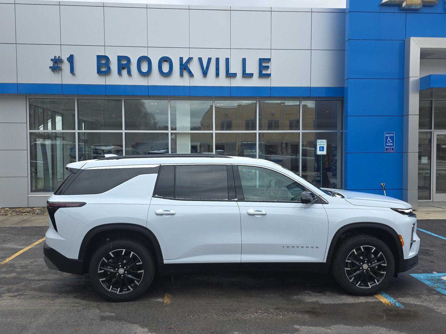 New 2026 Chevrolet Traverse LT w/ Sun and Wheel Package image 8