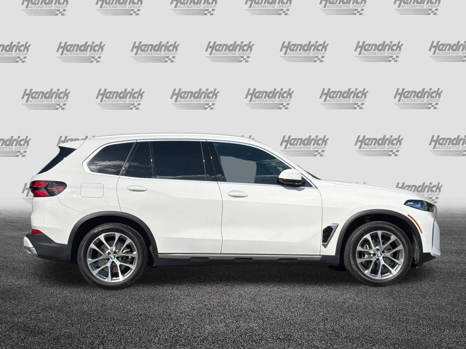 Used 2026 BMW X5 sDrive40i w/ Premium Package RWD image 3
