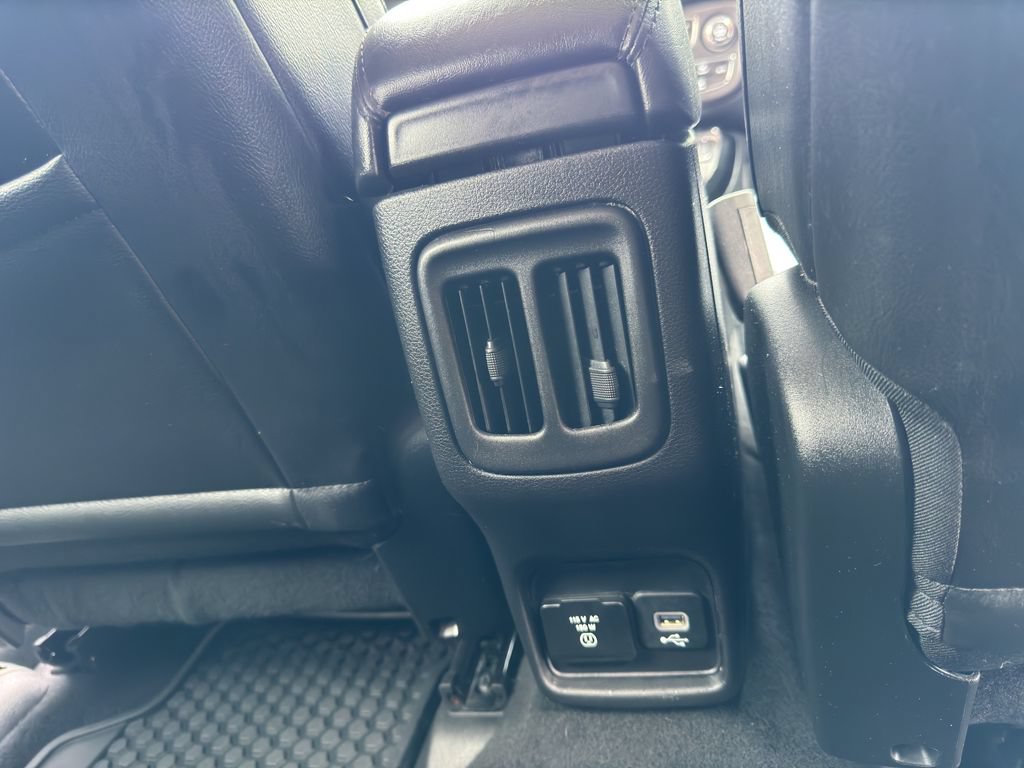 Used 2019 Jeep Compass Latitude AWD/4WD image 34