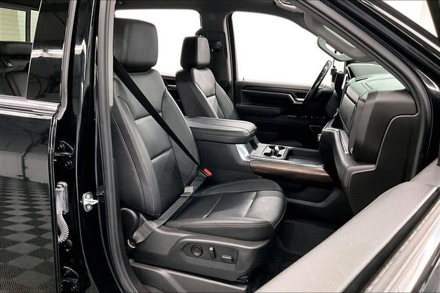 Used 2024 GMC Sierra 2500 SLT w/ SLT Premium Package image 8