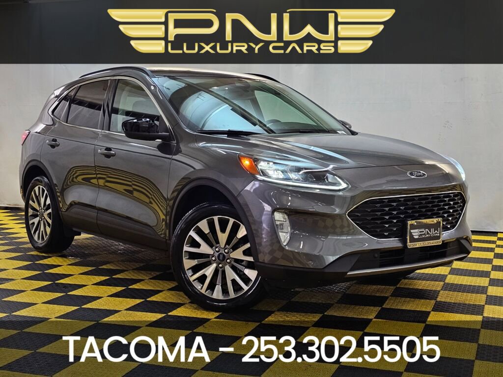 Used 2022 Ford Escape Titanium w/ Class II Trailer Tow Package