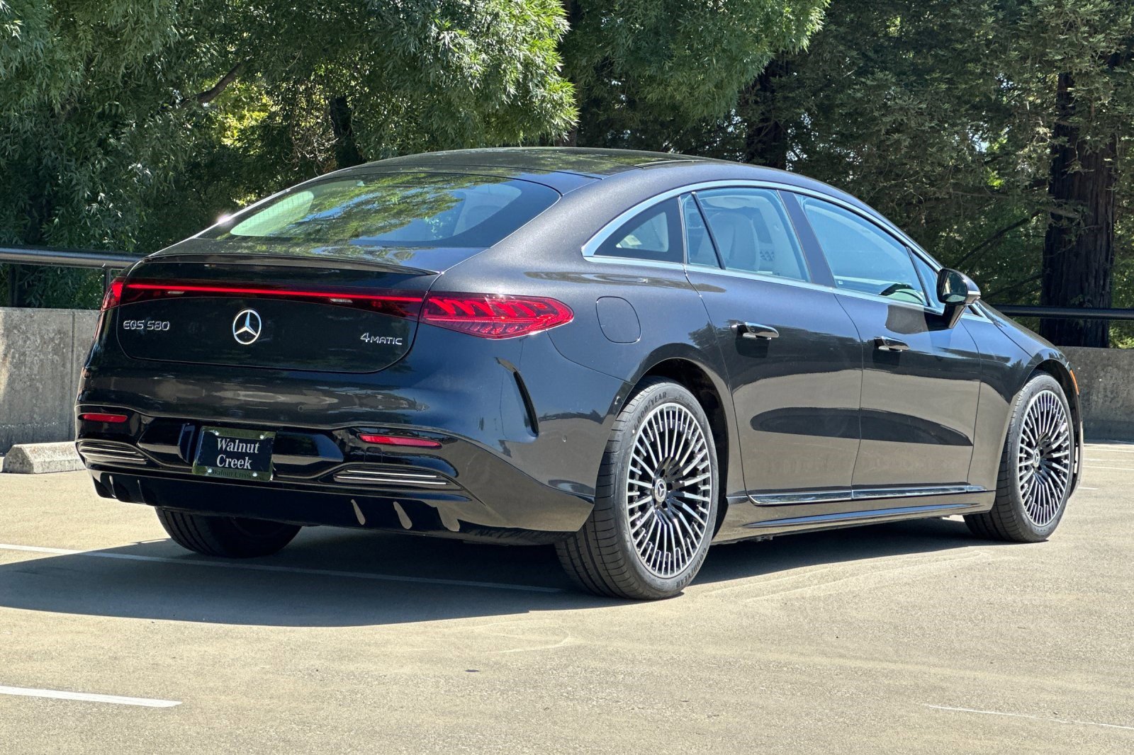 Used 2023 Mercedes-Benz EQS 580 4MATIC Sedan image 7
