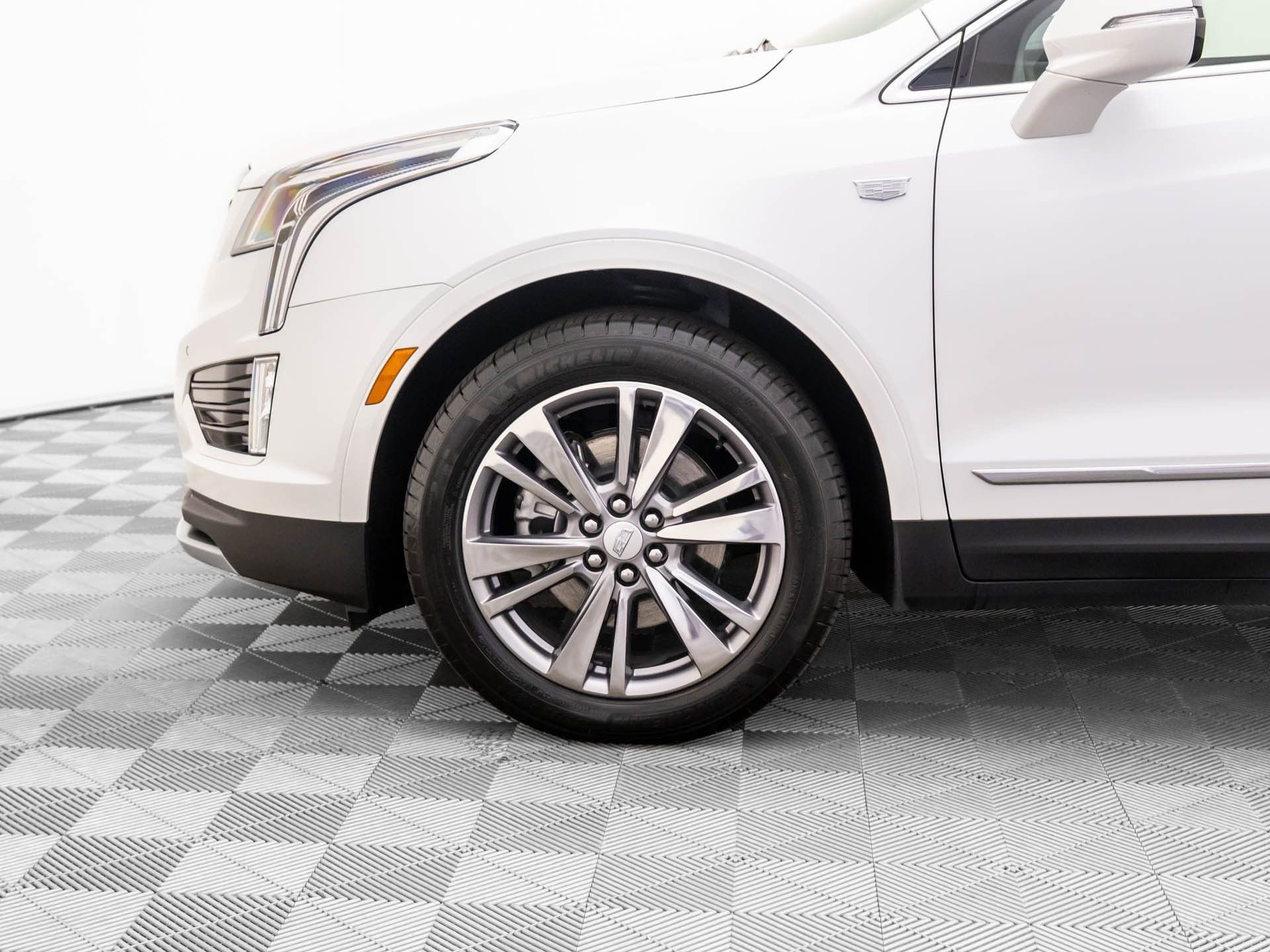 Certified 2025 Cadillac XT5 Premium Luxury image 38