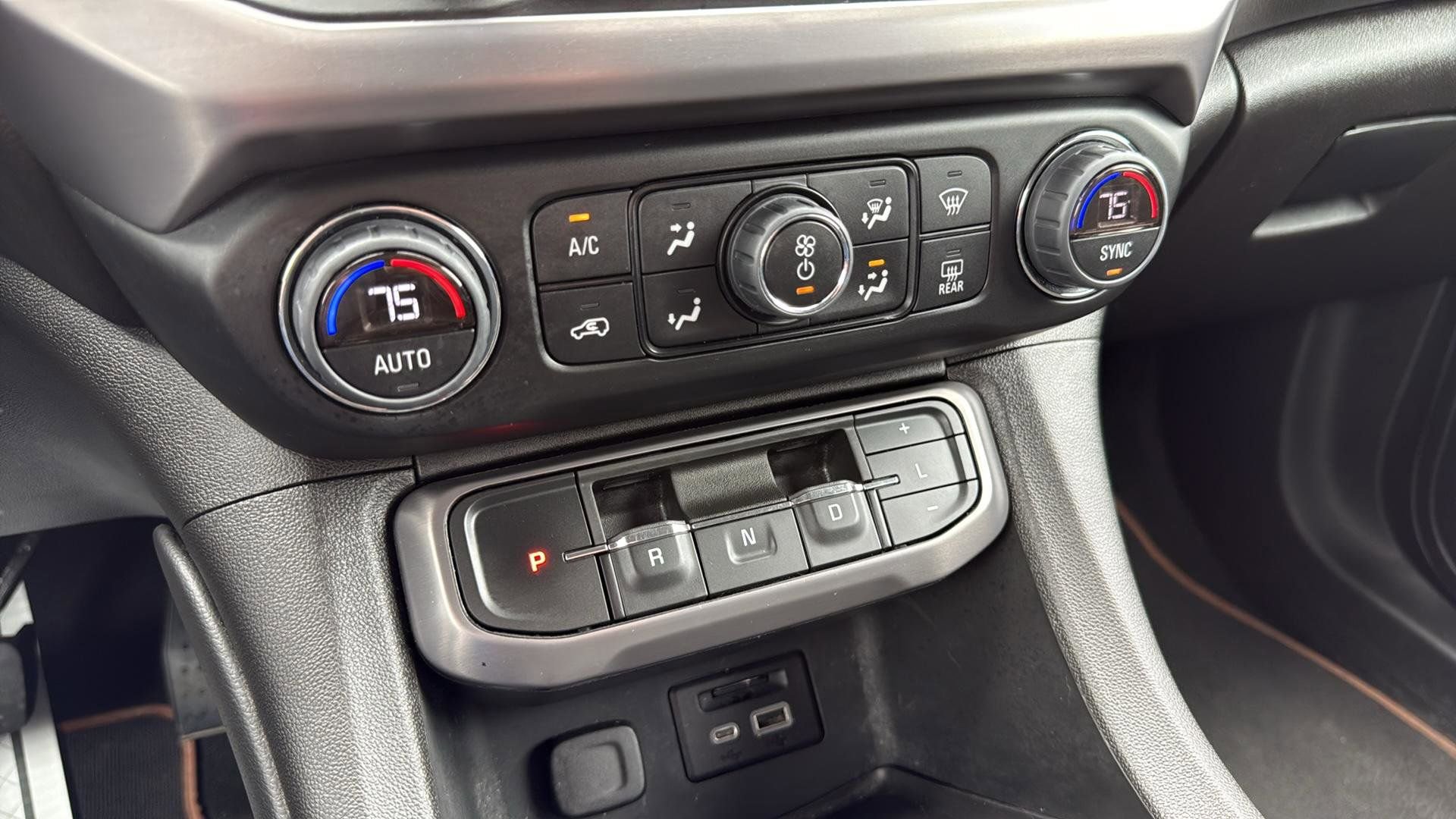 Used 2023 GMC Acadia AT4 AWD/4WD image 26