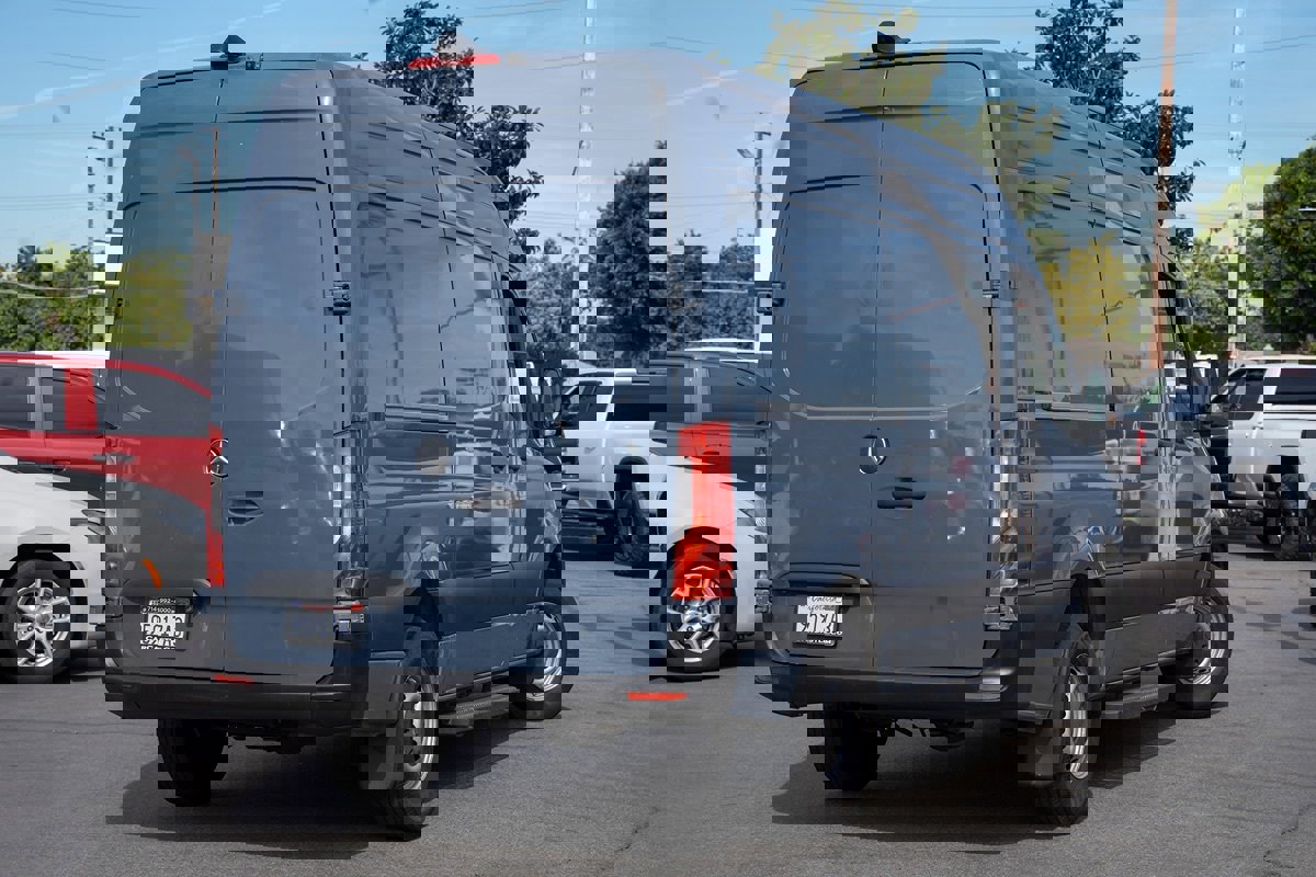Used 2019 Mercedes-Benz Sprinter 144 image 5
