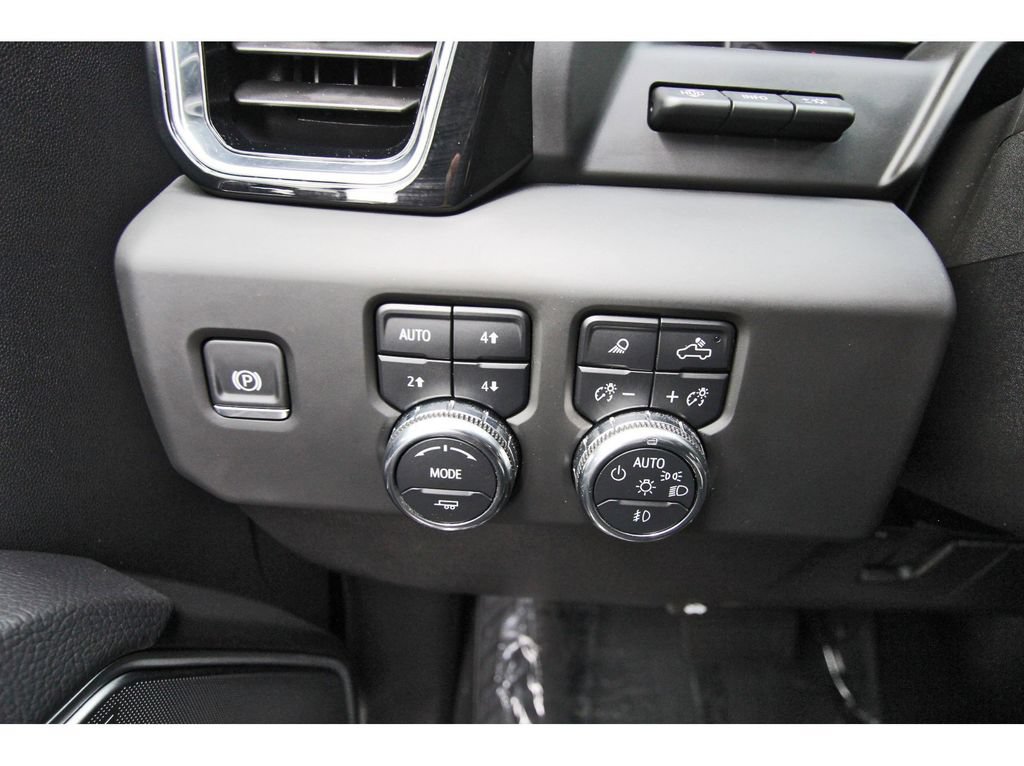 Used 2025 GMC Sierra 2500 Denali w/ Denali Reserve Package AWD/4WD image 22