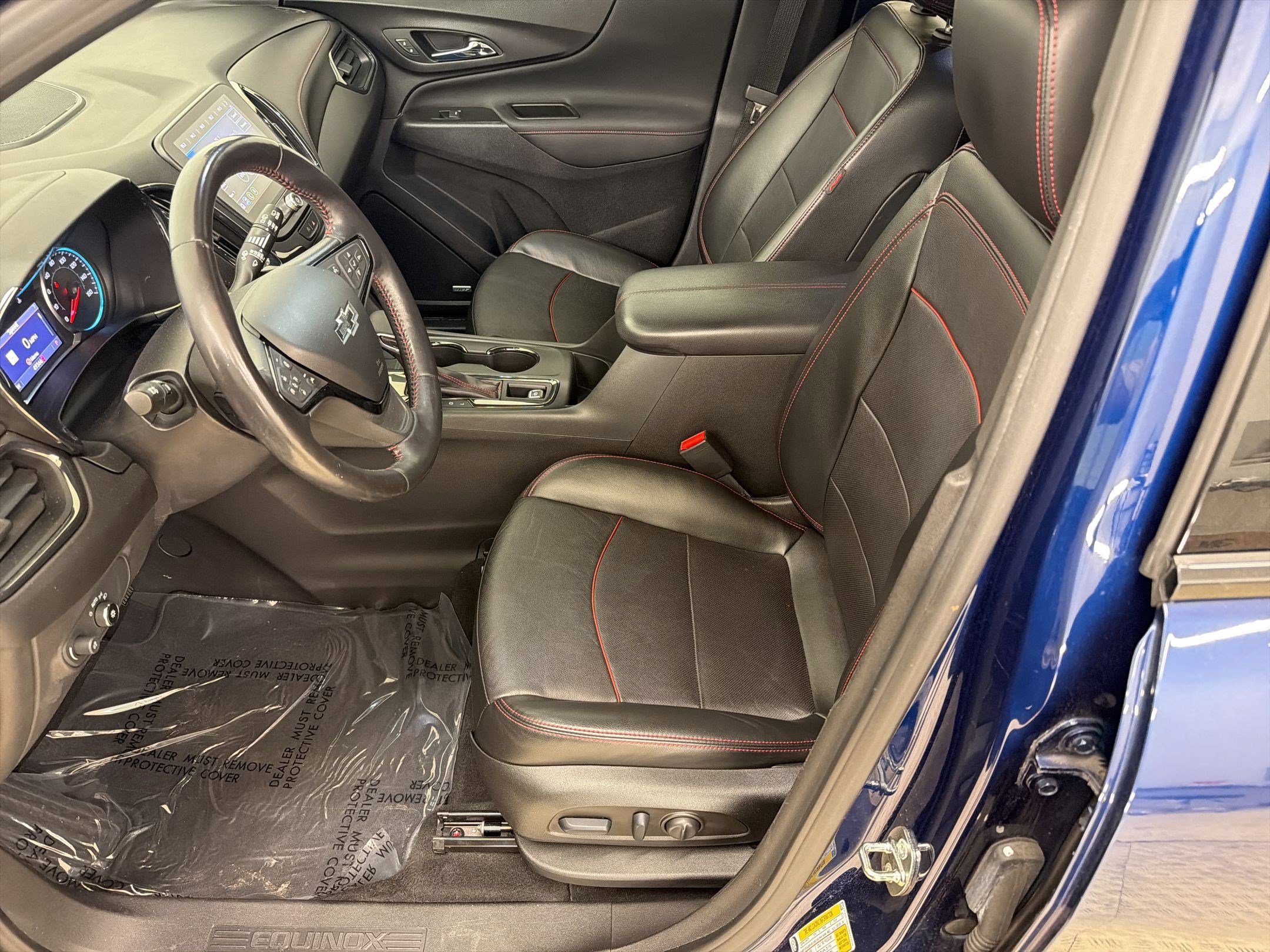 Used 2022 Chevrolet Equinox RS w/ RS Leather Package image 5