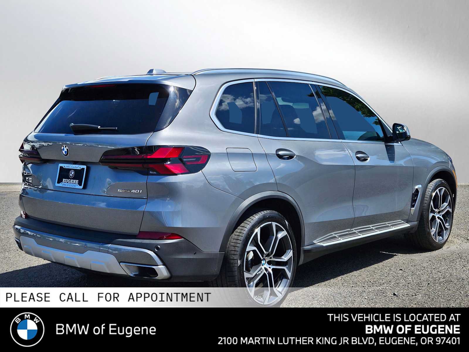 Used 2024 BMW X5 sDrive40i w/ Premium Package RWD image 3