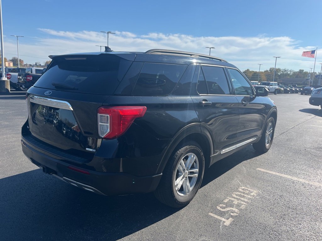 Used 2020 Ford Explorer XLT w/ Equipment Group 202A image 4