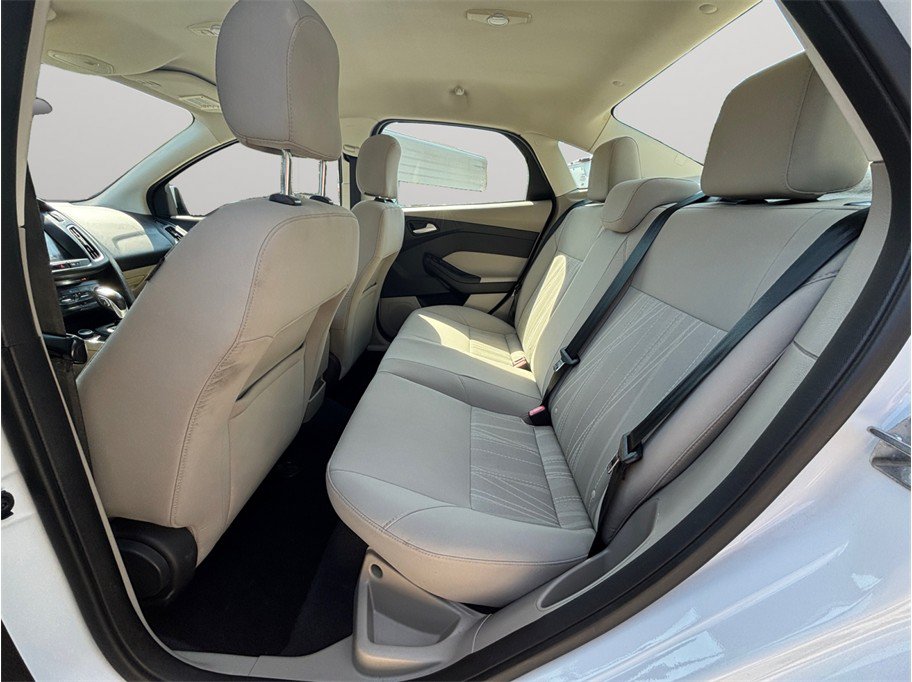 Used 2015 Ford Focus SE FWD image 28