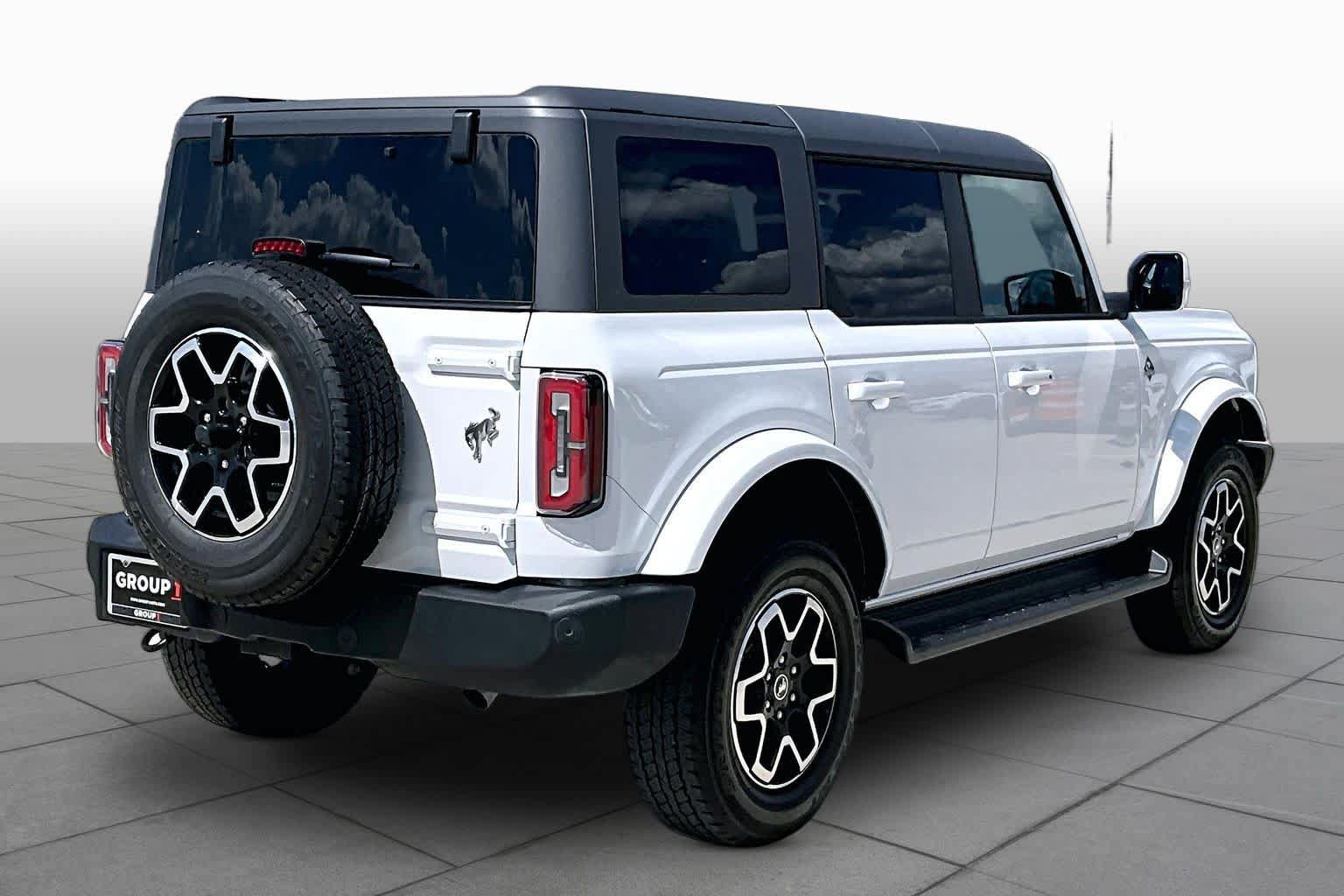 Used 2025 Ford Bronco Outer Banks AWD/4WD image 11