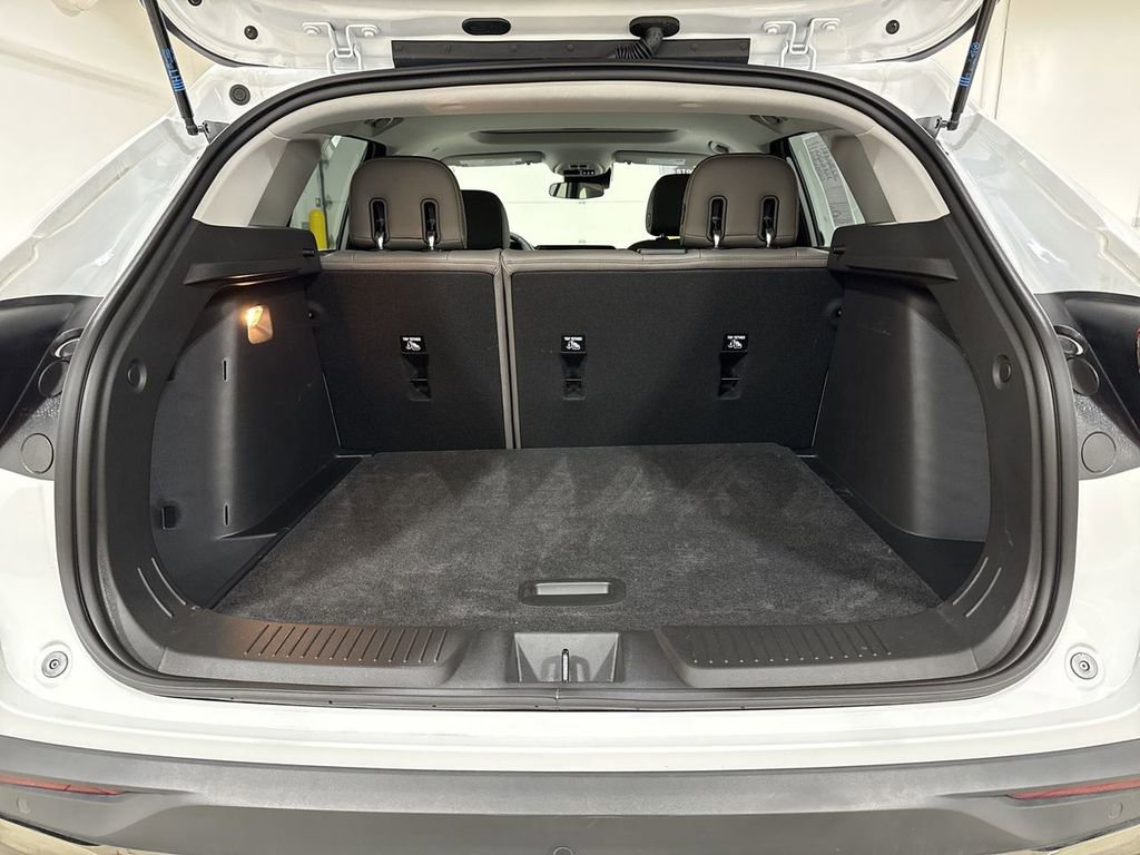 Certified 2026 Chevrolet Trax ACTIV w/ Sunroof Package FWD image 24