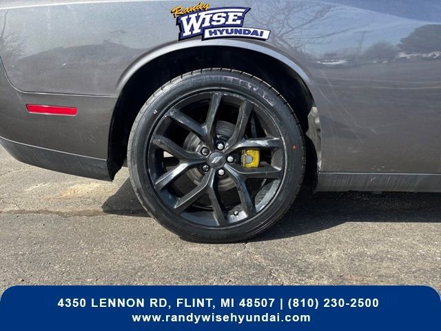 Used 2022 Dodge Challenger SXT w/ Blacktop Package image 5