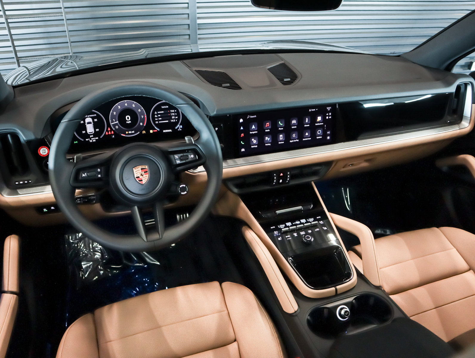 Used 2025 Porsche Cayenne S image 18