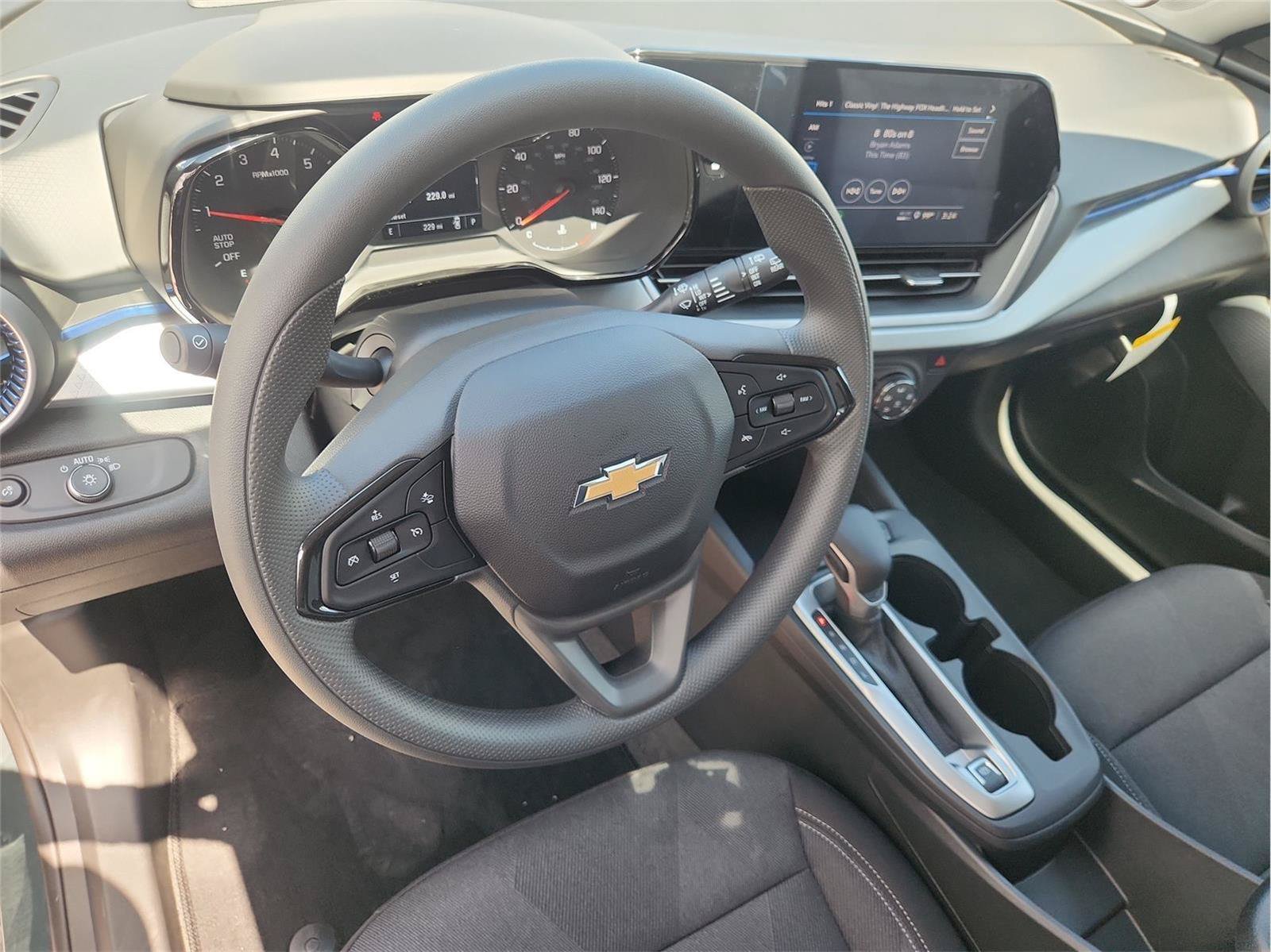 Used 2026 Chevrolet Trax LS FWD image 10