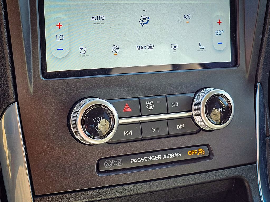 Used 2021 Ford Edge Titanium w/ Class II Trailer Tow Package image 25