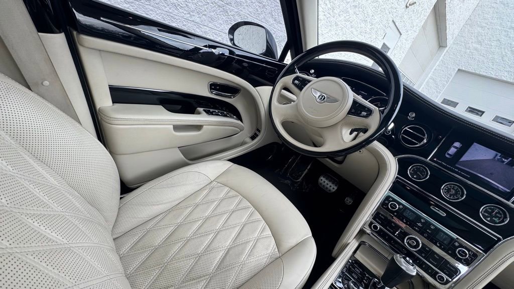 Used 2019 Bentley Mulsanne Speed image 17