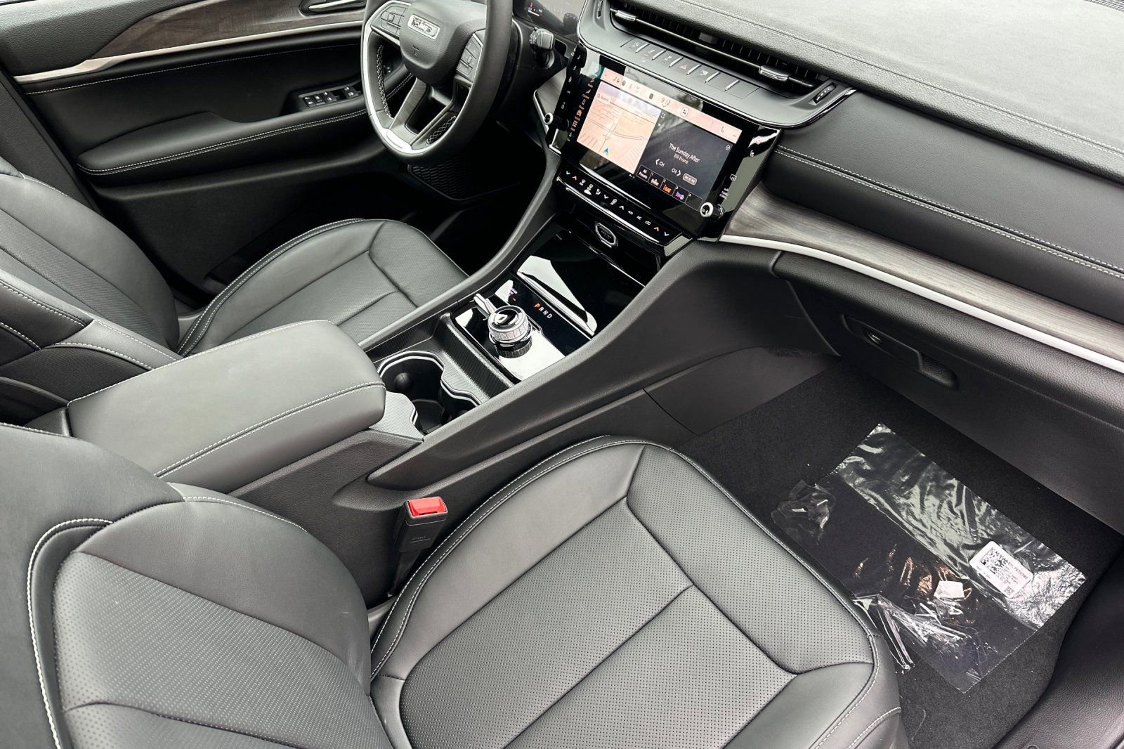 New 2026 Jeep Grand Cherokee Limited AWD/4WD image 15