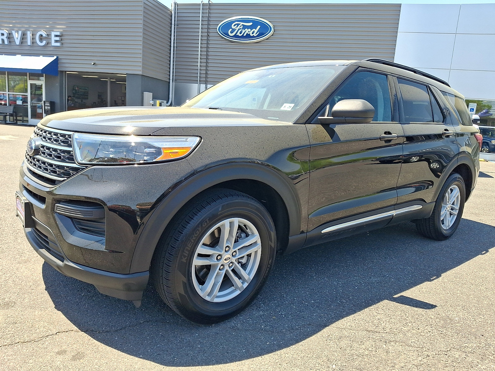 Certified 2024 Ford Explorer XLT AWD/4WD image 5