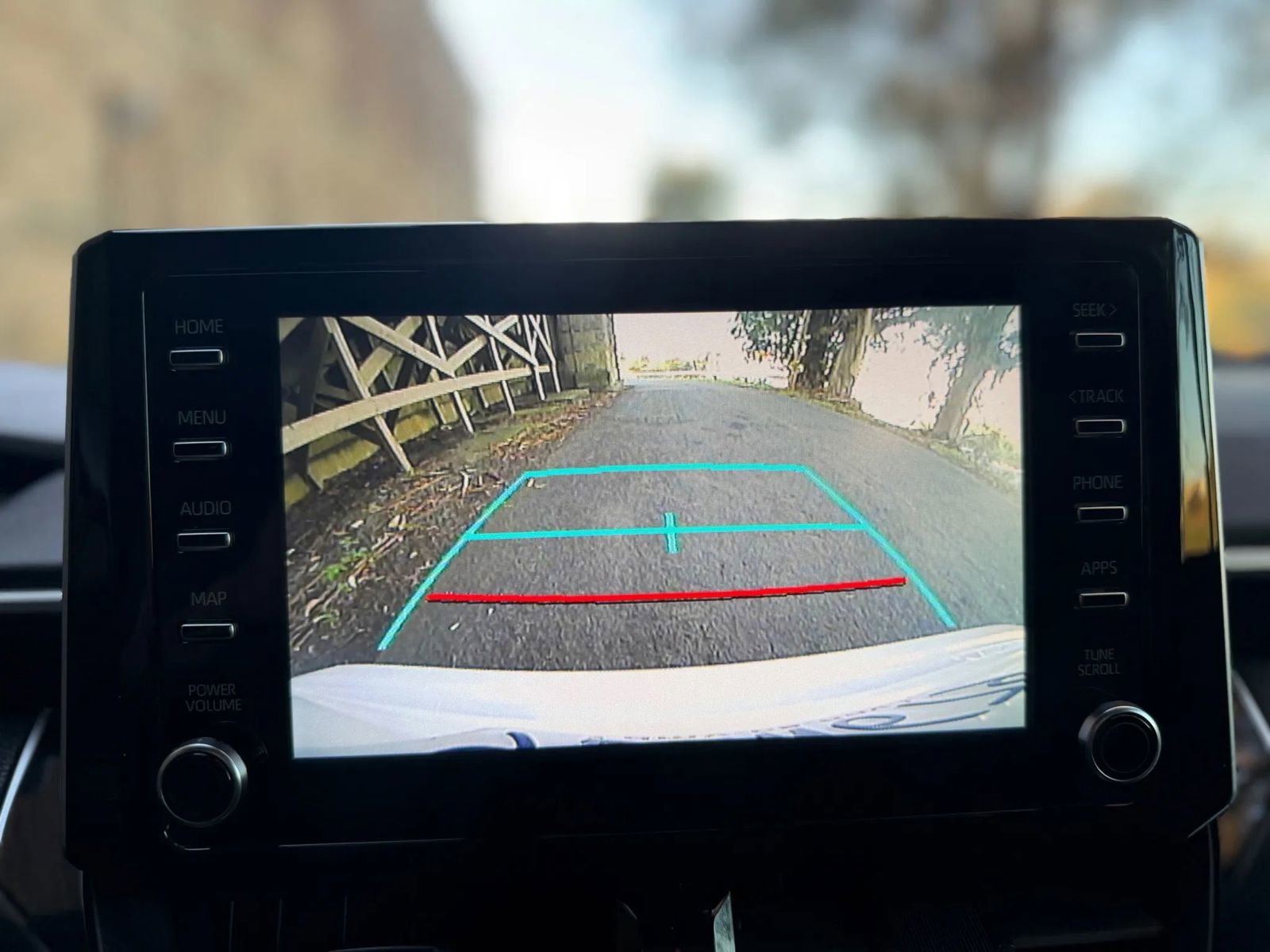 Used 2020 Toyota Corolla LE image 16